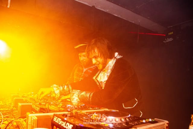 Fotografie z akce: Bass Invasion - carnival edition