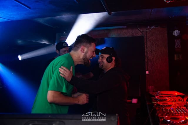 Fotografie z akce: No!se w/ Hrr.nec & Mc Vaant
