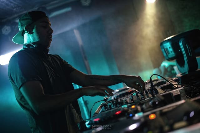 Fotografie z akce: No!se w/ Tantrum Desire (UK)