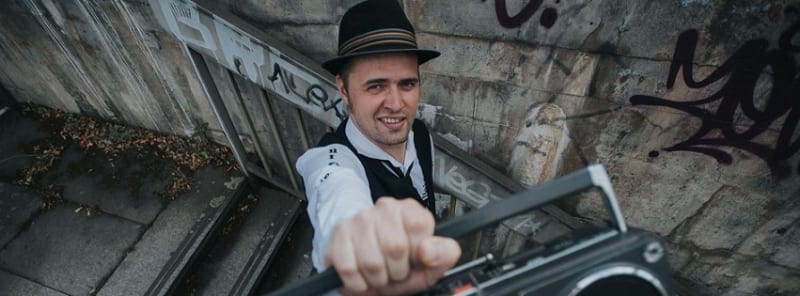 Vault w/ Mikkim