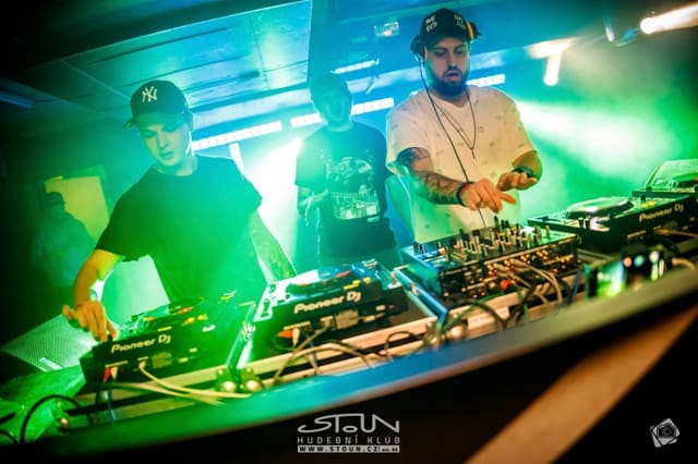 Fotografie z akce: Gunfingers pres. Lock'n'Load w/ ZIGI SC