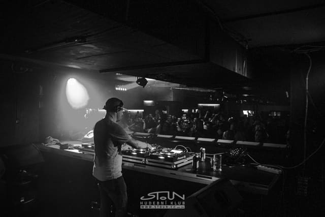 Fotografie z akce: Beats for Love X-Mas w/ Lucca & Chris Sadler