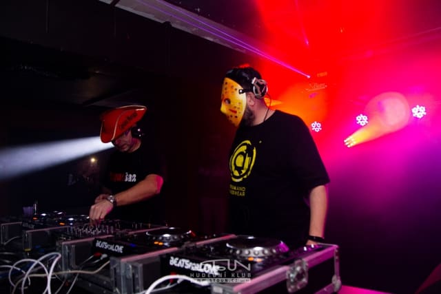 Fotografie z akce: Bass Invasion - carnival edition