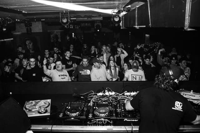 Fotografie z akce: No!se w/ Hrr.nec & Mc Vaant