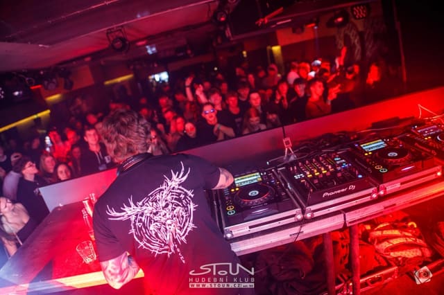 Fotografie z akce: Gunfingers pres. Lock'n'Load w/ ZIGI SC