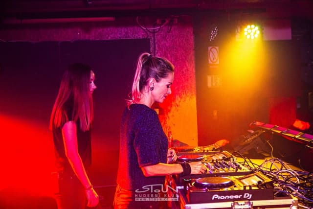 Fotografie z akce: Beats for Love X-Mas w/ Lucca & Chris Sadler