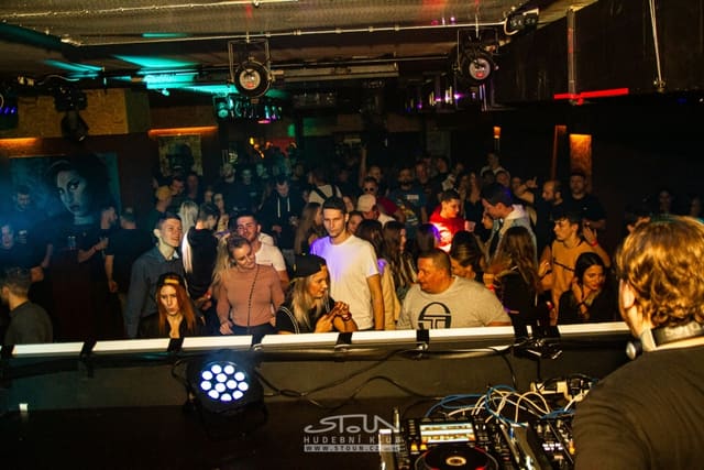 Fotografie z akce: Beats for Love X-Mas w/ Lucca & Chris Sadler