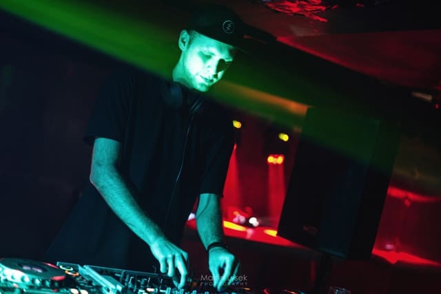 Fotografie z akce: VAULT w/ Symbiotik crew LIVE