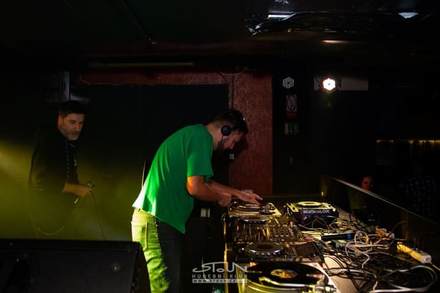 Fotografie z akce: No!se w/ Hrr.nec & Mc Vaant