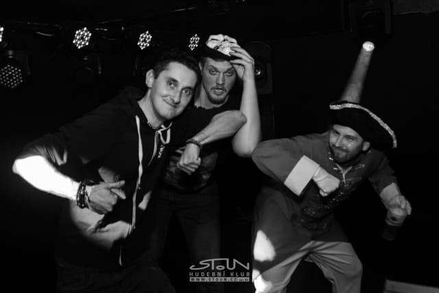 Fotografie z akce: Bass Invasion - carnival edition