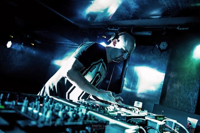 Fotografie z akce: NO!SE w/ FORBIDDEN SOCIETY